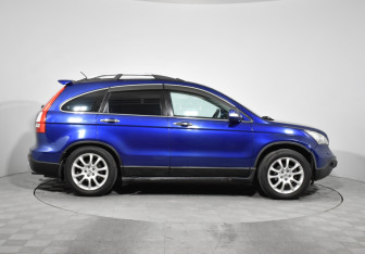 Подержанный автомобиль Honda CR-V 2008 года (4 фото)