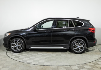 Подержанный автомобиль BMW X1 2018 года (8 фото)