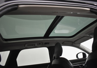 Подержанный автомобиль Volvo V90 Cross Country 2018 года (15 фото)