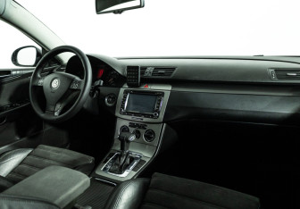 Подержанный автомобиль Volkswagen Passat Wagon 2006 года (9 фото)