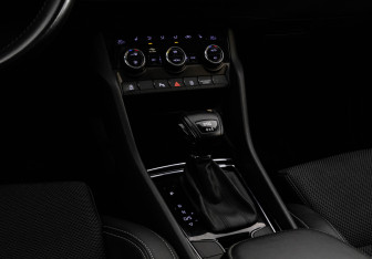 Подержанный автомобиль Skoda Karoq 2021 года (13 фото)