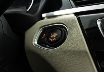 Подержанный автомобиль BMW X1 2020 года (18 фото)