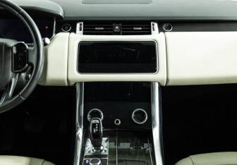 Подержанный автомобиль Land Rover Range Rover Sport 2018 года (14 фото)