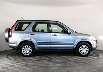 Подержанный автомобиль Honda CR-V 2006 года (4 фото)