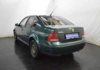 Подержанный автомобиль Volkswagen Bora Sedan 1998 года (7 фото)
