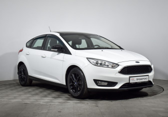 Подержанный автомобиль Ford Focus Hatchback 2017 года (3 фото)
