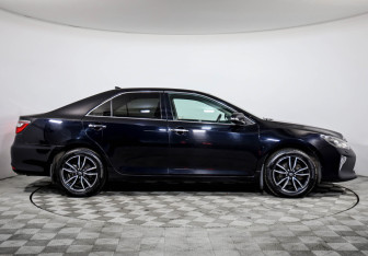 Подержанный автомобиль Toyota Camry Sedan 2017 года (4 фото)