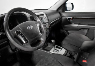 Подержанный автомобиль Hyundai Santa Fe 2011 года (9 фото)
