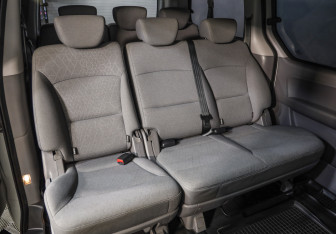 Подержанный автомобиль Hyundai H-1 2018 года (24 фото)