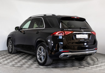 Подержанный автомобиль Mercedes-Benz GLE 2018 года (7 фото)