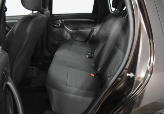 Подержанный автомобиль Renault Duster 2017 года (11 фото)