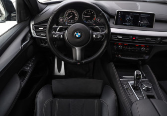 Подержанный автомобиль BMW X6 2017 года (11 фото)