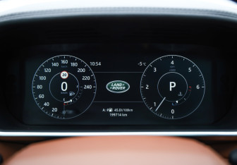 Подержанный автомобиль Land Rover Range Rover 2017 года (15 фото)