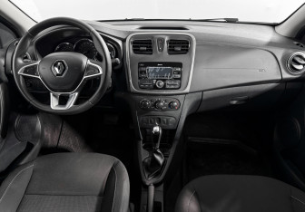 Подержанный автомобиль Renault Logan Sedan 2019 года (15 фото)
