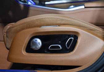 Подержанный автомобиль Hongqi H9 2023 года (12 фото)