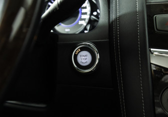 Подержанный автомобиль Infiniti QX80 2018 года (26 фото)