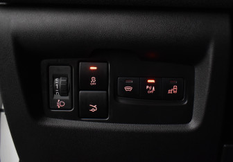 Подержанный автомобиль Citroen C4 Sedan 2016 года (17 фото)