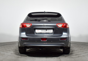 Подержанный автомобиль Mitsubishi Lancer Hatchback 2010 года (6 фото)