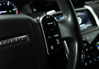 Подержанный автомобиль Land Rover Discovery Sport 2019 года (19 фото)