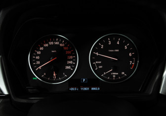 Подержанный автомобиль BMW X1 2016 года (12 фото)