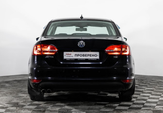 Подержанный автомобиль Volkswagen Jetta Sedan 2013 года (6 фото)