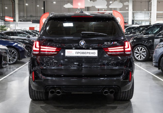 Подержанный автомобиль BMW X5 M 2016 года (14 фото)