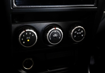 Подержанный автомобиль Nissan Almera Classic 2010 года (13 фото)