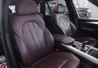 Подержанный автомобиль BMW X5 2016 года (32 фото)