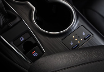 Подержанный автомобиль Toyota Camry Sedan 2021 года (19 фото)