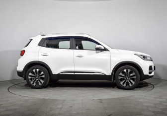 Подержанный автомобиль Chery Tiggo 4 2022 года (4 фото)