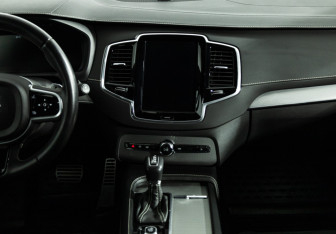 Подержанный автомобиль Volvo XC90 2018 года (14 фото)