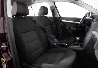 Подержанный автомобиль Skoda Octavia Liftback 2010 года (18 фото)