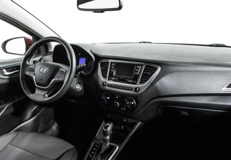 Подержанный автомобиль Hyundai Solaris Sedan 2021 года (9 фото)