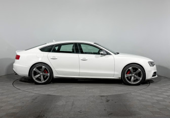 Подержанный автомобиль Audi S5 Liftback 2012 года (4 фото)