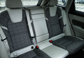 Подержанный автомобиль Volvo XC60 2020 года (32 фото)