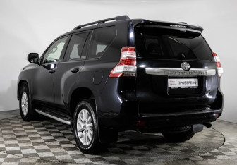 Подержанный автомобиль Toyota Land Cruiser Prado 2016 года (7 фото)