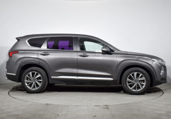 Подержанный автомобиль Hyundai Santa Fe 2019 года (4 фото)