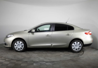 Подержанный автомобиль Renault Fluence 2014 года (8 фото)