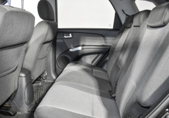 Подержанный автомобиль Kia Sportage 2009 года (12 фото)