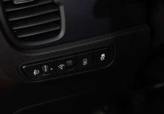 Подержанный автомобиль Kia Rio Hatchback 2018 года (18 фото)