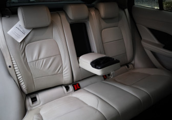 Подержанный автомобиль Jaguar I-Pace 2019 года (28 фото)