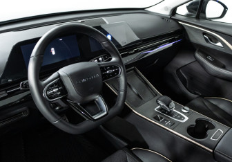 Подержанный автомобиль Omoda C5 2023 года (11 фото)