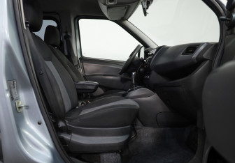 Подержанный автомобиль Fiat Doblo 2011 года (20 фото)