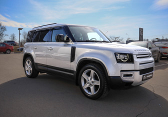 Подержанный автомобиль Land Rover Defender Suv 2021 года (6 фото)