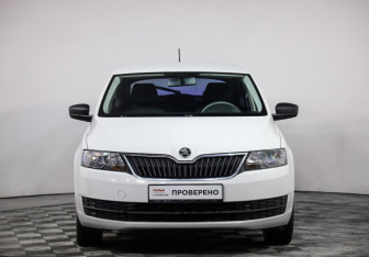 Подержанный автомобиль Skoda Rapid Liftback 2017 года (2 фото)