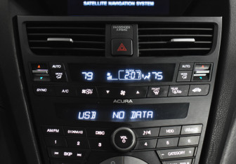 Подержанный автомобиль Acura ZDX 2012 года (19 фото)