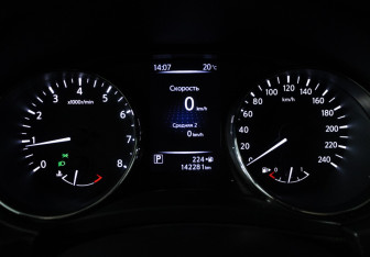 Подержанный автомобиль Nissan X-Trail 2018 года (12 фото)