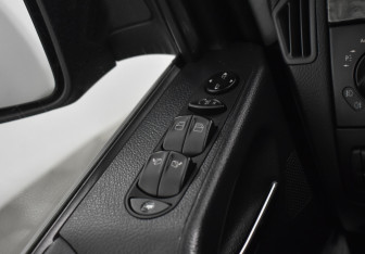 Подержанный автомобиль Mercedes-Benz Viano 2013 года (21 фото)