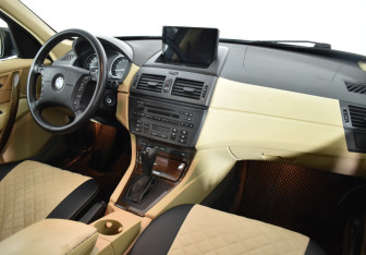 Подержанный автомобиль BMW X3 2004 года (10 фото)