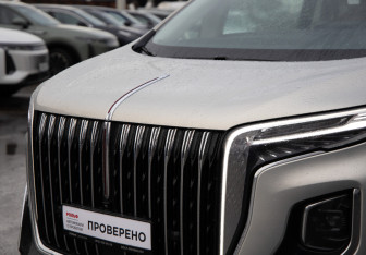 Подержанный автомобиль Hongqi HQ9 2022 года (2 фото)